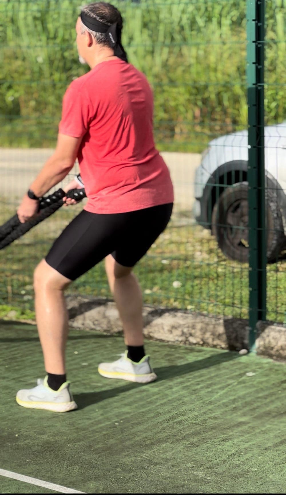 Travail de corde ondulatoire sur un terrain extérieur
